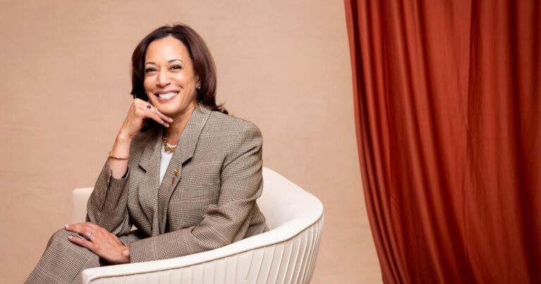 urlhttps3A2F2Fcalifornia times brightspot.s3.amazonaws.com2F4a2F982Fa3fb698b49adaa2a7fb2d6b7fd4b2F1373823 la power list kamala harris cmh 02