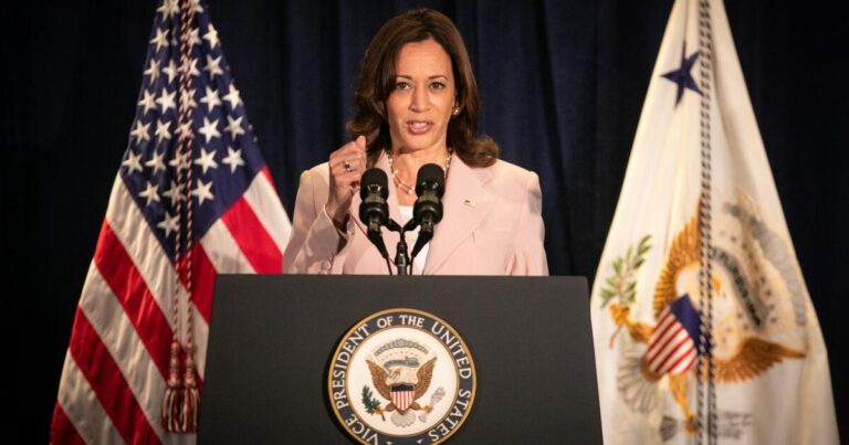 urlhttps3A2F2Fcalifornia times brightspot.s3.amazonaws.com2F5a2F282Fd828378643669e718371023fa8542F968471 pol sota kamala harris tuesday jja 0011